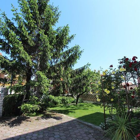 Guest House Aurora Ровинь Экстерьер фото