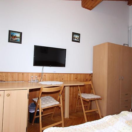 Guest House Aurora Ровинь Экстерьер фото
