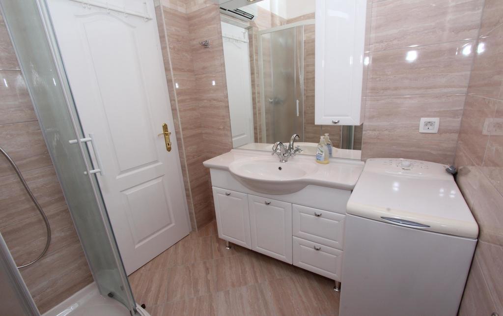 Guest House Aurora Ровинь Экстерьер фото