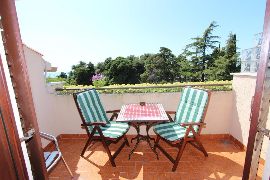 Guest House Aurora Ровинь Экстерьер фото