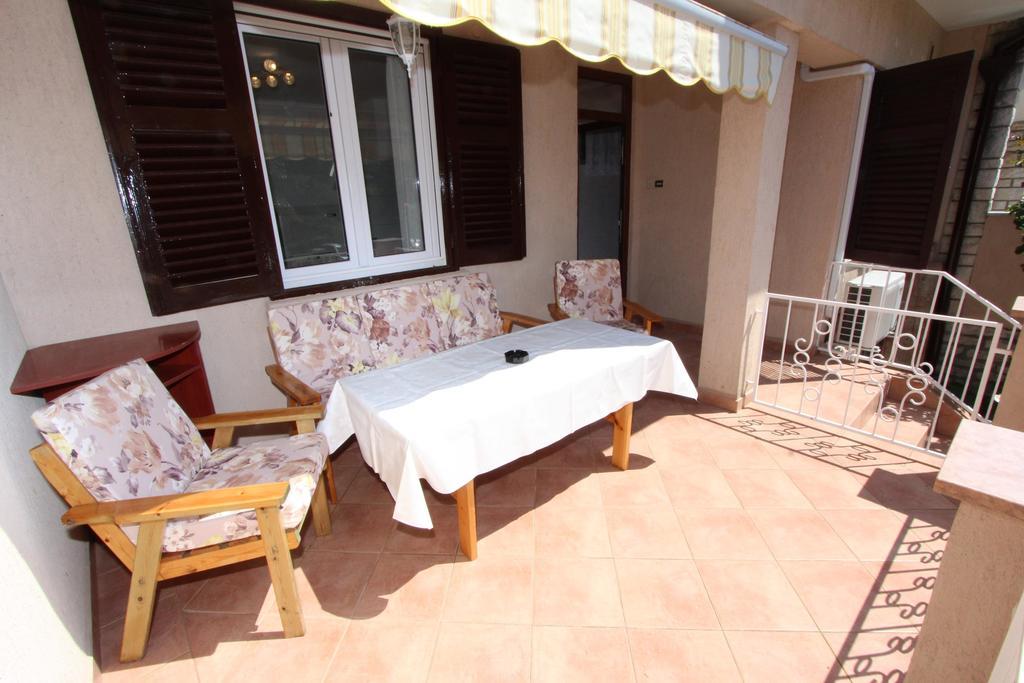 Guest House Aurora Ровинь Экстерьер фото