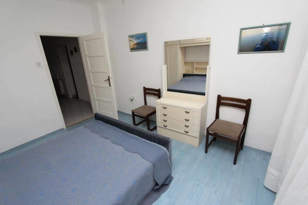 Guest House Aurora Ровинь Экстерьер фото