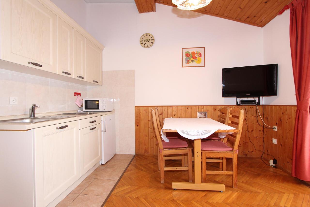 Guest House Aurora Ровинь Экстерьер фото