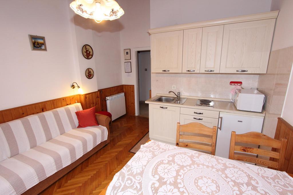 Guest House Aurora Ровинь Номер фото
