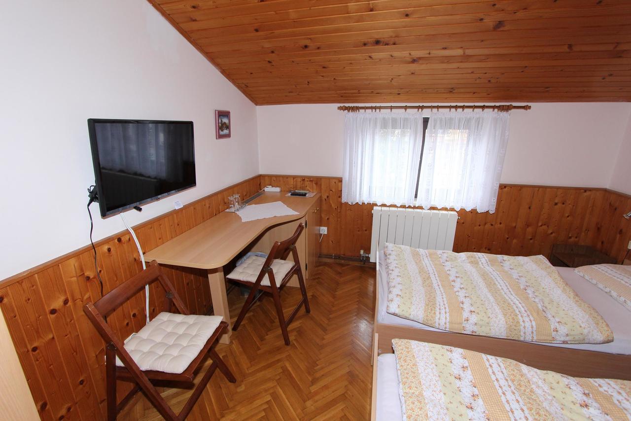 Guest House Aurora Ровинь Экстерьер фото